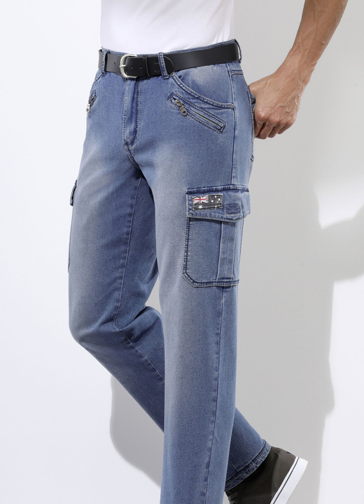 Hosen - Trendige Jeans mit 8 Taschen in 2 Farben, in Größe 024 bis 060, in Farbe HELLBLAU Ansicht 1