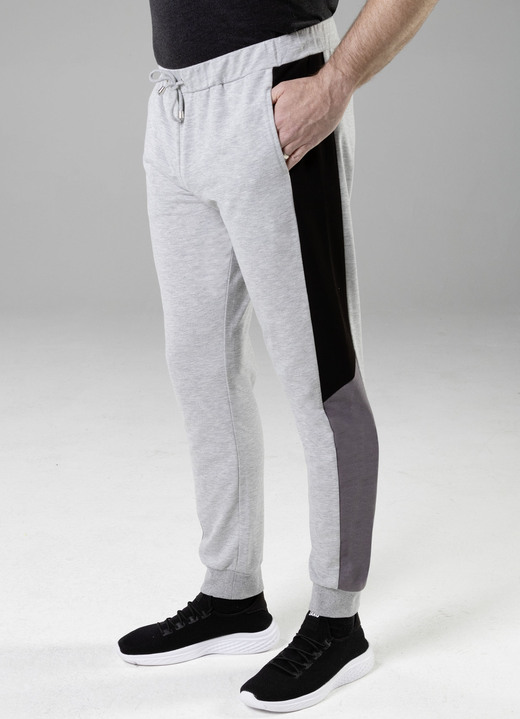 Sport- & Freizeitmode - Freizeithose in 3 Farben, in Größe 024 bis 062, in Farbe SCHWARZ Ansicht 3