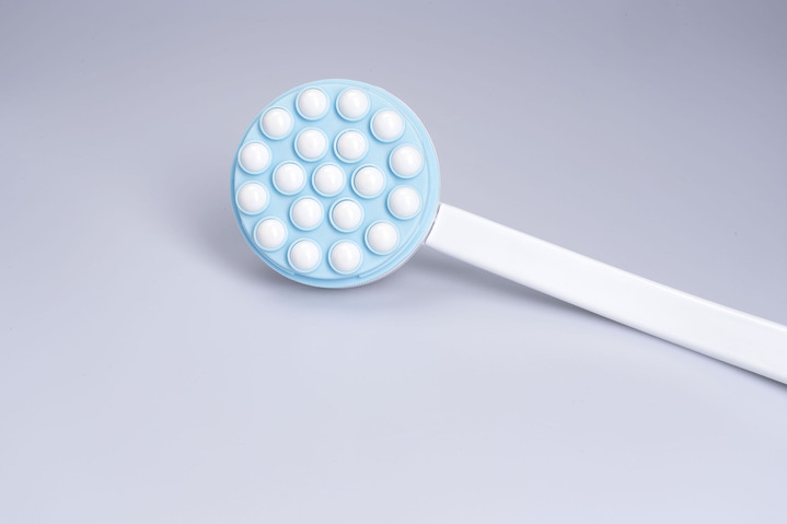 Hilfsmittel - Rückencremer mit integrierten Rollen, in Farbe WEISS Ansicht 2