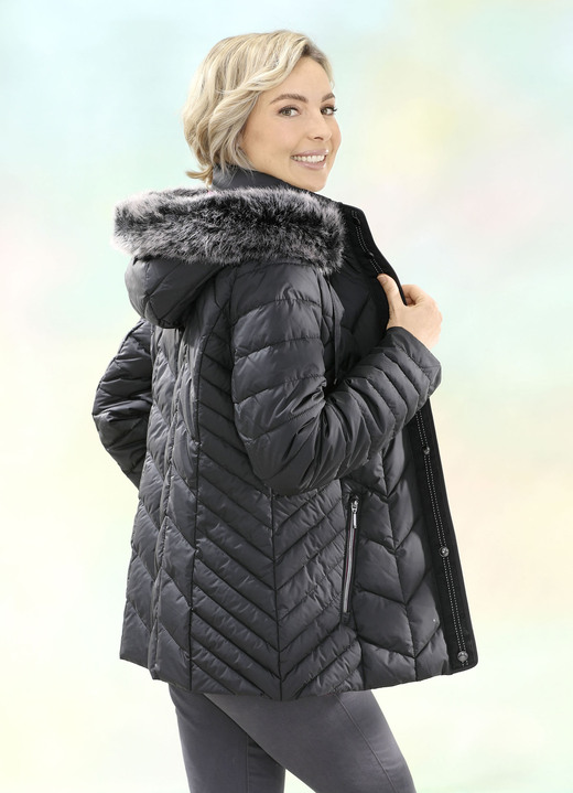 Jacken, Mäntel, Blazer - Jacke mit abnehmbarer Kapuze, in Größe 034 bis 052, in Farbe FUCHSIA Ansicht 8