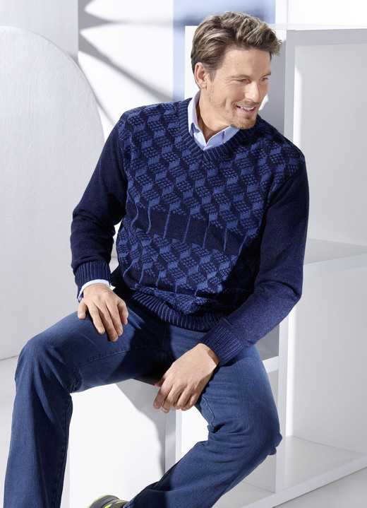 Hemden, Pullover & Shirts - Attraktiver Pullover mit V-Ausschnitt in 2 Farben, in Größe 046 bis 062, in Farbe MARINE Ansicht 1