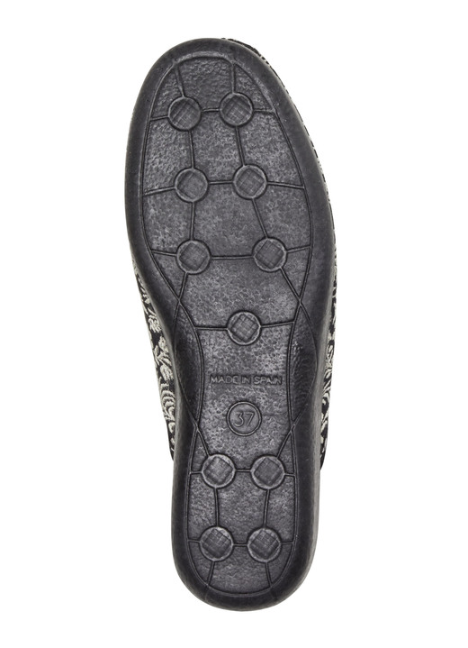 Hausschuhe - Laurina Pantoffel mit Blumen-Stickerei, in Größe 036 bis 042, in Farbe BORDEAUX Ansicht 6