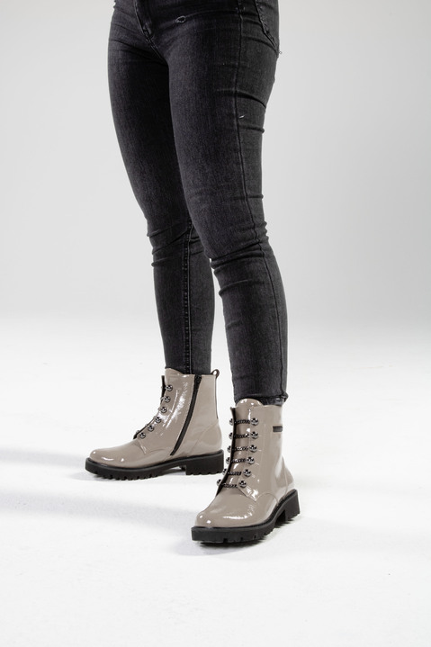 Komfortschuhe - Remonte Stiefelette mit trendigen Zierketten in Schnür-Optik, in Größe 036 bis 042, in Farbe TAUPE Ansicht 7