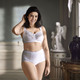 Soft-BH - Miss Mary BH mit elastischen Spitzeneinsätzen – Farbe WEISS – Ansicht 2 Soft-BH - Miss Mary BH mit elastischen Spitzeneinsätzen, in Größe 080 bis 120, in Cup E, in Farbe BEIGE – Farbe WEISS – Ansicht 2