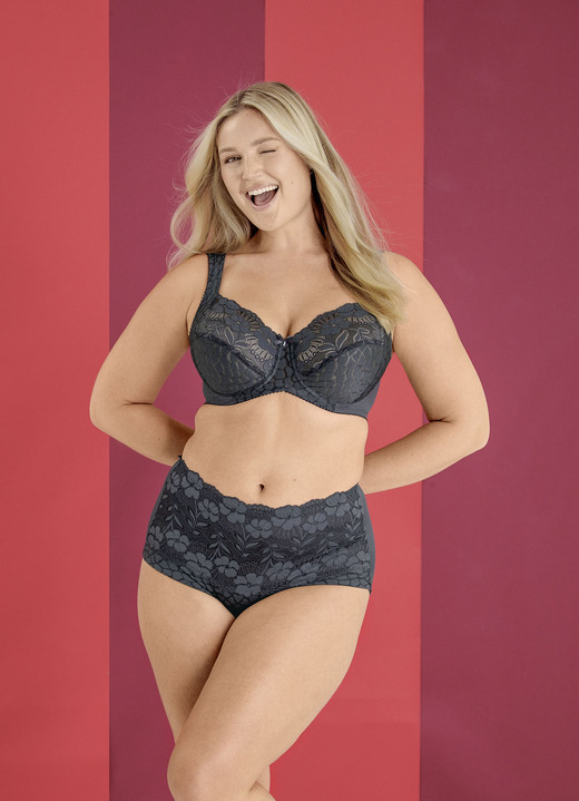 Slips - Miss Mary Miederslip mit unterlegter Elastikspitze im Vorderteil, in Größe 038 bis 056, in Farbe WEISS Ansicht 6