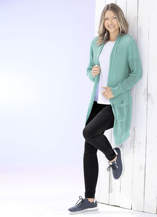 Jacken, Westen & Sets - Long-Strickjacke in streckender Streifenoptik, in Größe L(44/46) bis XXL(52/54), in Farbe JEANSBLAU Ansicht 8