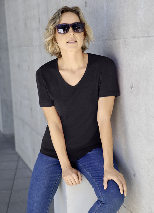 Shirts - Shirt mit hohem Tragekomfort in 10 Farben Ansicht 3 Shirts - Shirt mit hohem Tragekomfort in 10 Farben, in Größe 034 bis 052, in Farbe WEINROT Ansicht 3