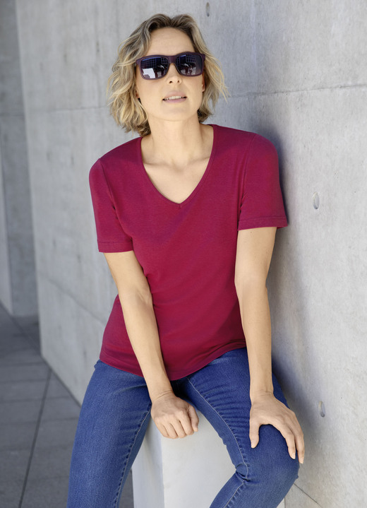 Shirts - Shirt mit hohem Tragekomfort in 10 Farben Ansicht 9 Shirts - Shirt mit hohem Tragekomfort in 10 Farben, in Größe 034 bis 052, in Farbe POLARGRAU Ansicht 9