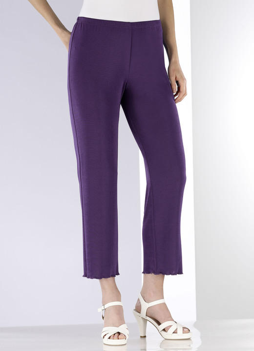 Hosen - Weich fließende, 7/8-lange Hose, in Größe 036 bis 060, in Farbe VIOLETT Ansicht 1