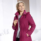 Jacken, Mäntel, Blazer - Funktionsjacke mit dezentem Streifendessin – Farbe RUBINROT – Ansicht 3 Jacken, Mäntel, Blazer - Funktionsjacke mit dezentem Streifendessin, in Größe 018 bis 054, in Farbe SAND – Farbe RUBINROT – Ansicht 3