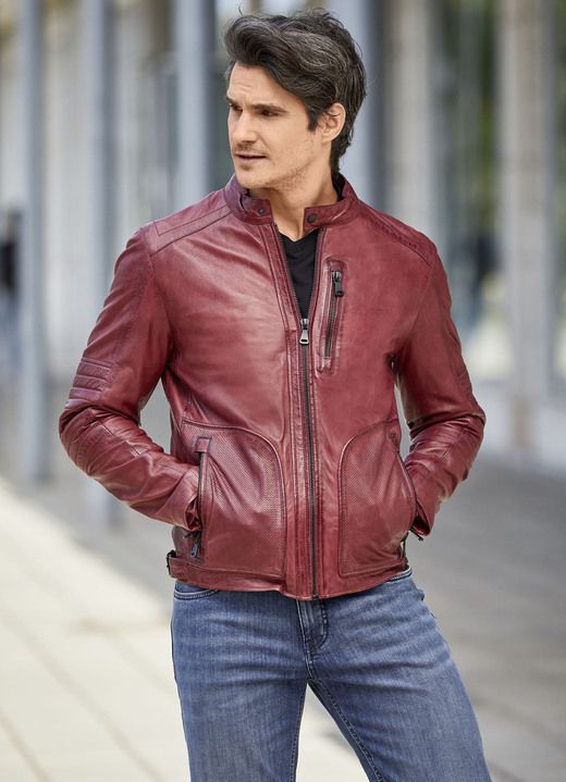 Ledermode - Lederkurzjacke mit perforierten Einsätzen, in Größe 046 bis 062, in Farbe ANTIK BORDEAUX