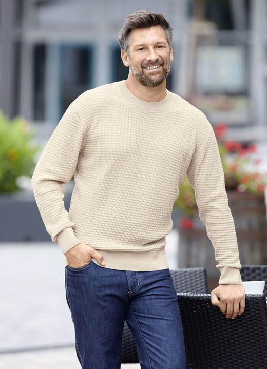 Hemden, Pullover & Shirts - Rundhalspullover mit Strukturdessin in 3 Farben, in Größe 046 bis 062, in Farbe BEIGE Ansicht 1