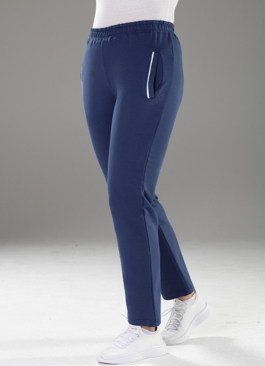 Freizeithosen - Freizeithose in 3 Farben Ansicht 1 Freizeithosen - Freizeithose in 3 Farben, in Größe 019 bis 052, in Farbe MITTELBLAU Ansicht 1