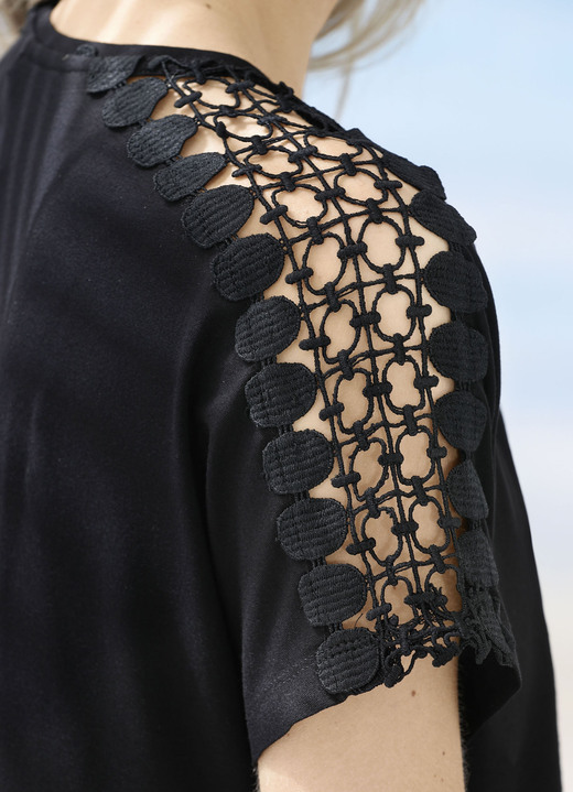 Strandmode - Laurina Zweierpack Kleider mit Stickereispitze, in Größe 036 bis 054, in Farbe 1X MAGENTA, 1X SCHWARZ Ansicht 4