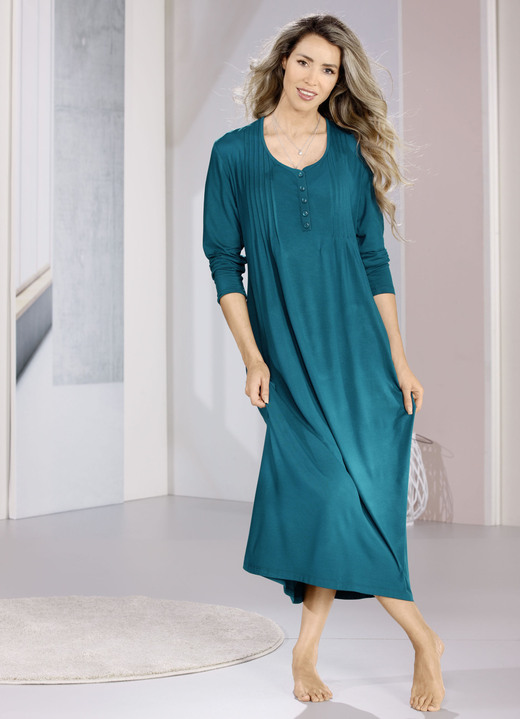 Nachthemden - Nachthemd, Langarm mit Biesenverarbeitung und Knopfleiste, in Größe 036 bis 056, in Farbe BORDEAUX Ansicht 3