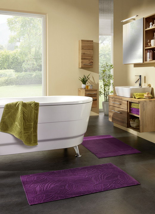 Badgarnituren - Barfußweicher Badteppich mit natürlichem Blätter-Dessin, in Farbe BEERE, in Ausführung Jacquard-Bordüre Ansicht 2