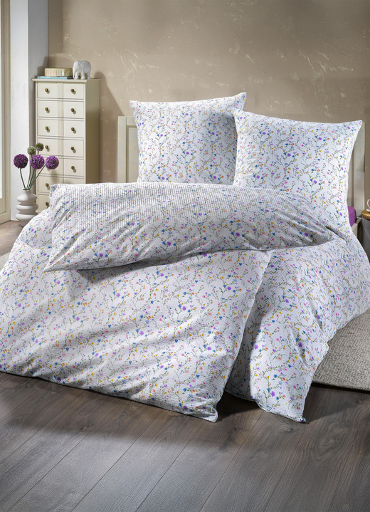 Bettwäschegarnituren - Bezaubernde Bettwäsche-Garnitur, in Größe 112 (80/80 cm + 135/200 cm) bis 115 (80/80 cm + 155/220 cm), in Farbe MULTICOLOR Ansicht 2