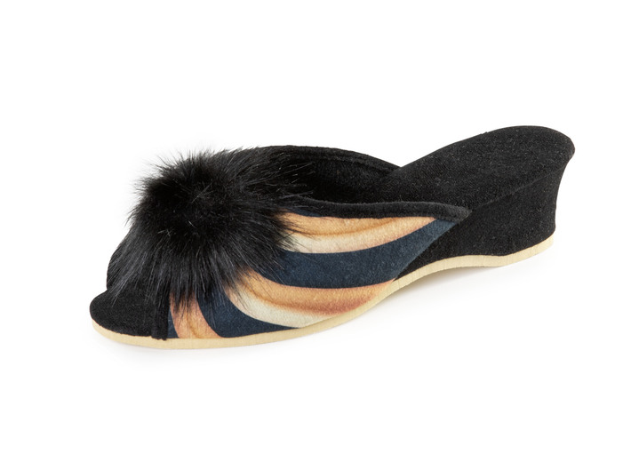 Hausschuhe - ELENA EDEN, schicke Damen-Pantoletten, Weite G, mit Kunstfellpompon, in Größe 036 bis 042, in Farbe SCHWARZ-WEISS Ansicht 9