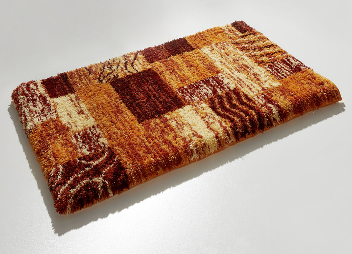 Badgarnituren - Supersofte Badvorleger aus dem Hause Grund, in Größe 100 (Vorleger halbrund, 50/ 80 cm) bis 112 (WC-Deckelbezug, 47/ 50 cm), in Farbe TERRA Ansicht 1