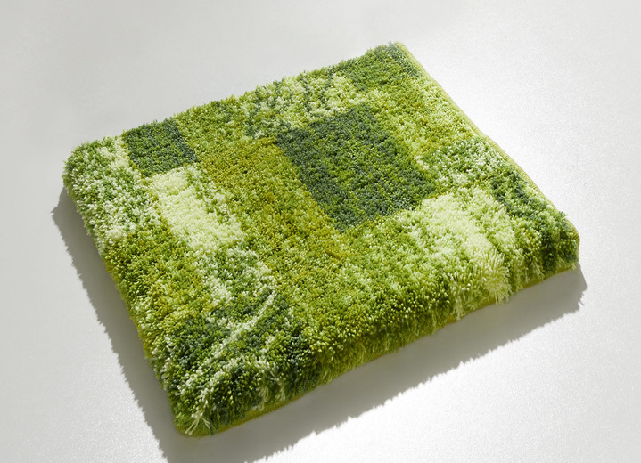 Badgarnituren - Supersofte Badvorleger aus dem Hause Grund Ansicht 2 Badgarnituren - Supersofte Badvorleger aus dem Hause Grund, in Größe 100 (Vorleger halbrund, 50/ 80 cm) bis 112 (WC-Deckelbezug, 47/ 50 cm), in Farbe GRÜN Ansicht 2
