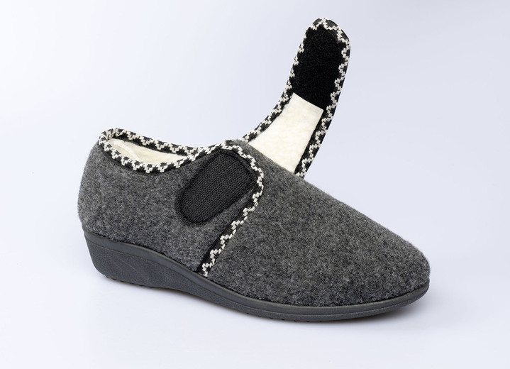 Hausschuhe - Kuschelige Hausschuhe mit flauschigem Innenfutter Ansicht 4 Hausschuhe - Kuschelige Hausschuhe mit flauschigem Innenfutter, in Größe 036 bis 042, in Farbe MARINE Ansicht 4