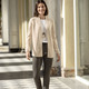 Jacken, Westen & Sets - Strickjacke mit dekorativer Struktur – Farbe BEIGE MELIERT – Ansicht 3 Jacken, Westen & Sets - Strickjacke mit dekorativer Struktur, in Größe L(44/46) bis XXL(52/54), in Farbe BEIGE MELIERT – Farbe BEIGE MELIERT – Ansicht 3