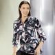 Shirts - Poloshirt mit kurzer Knopfleiste  – Farbe GRÜN-SCHWARZ-ROSÉ – Ansicht 1 Shirts - Poloshirt mit kurzer Knopfleiste , in Größe 036 bis 052, in Farbe GRÜN-SCHWARZ-ROSÉ – Farbe GRÜN-SCHWARZ-ROSÉ – Ansicht 1