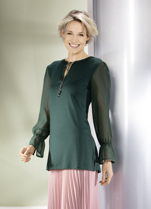 Shirts - Shirt mit ausgefallener Ausschnittverarbeitung in 2 Farben, in Größe 036 bis 052, in Farbe SCHWARZ Ansicht 5