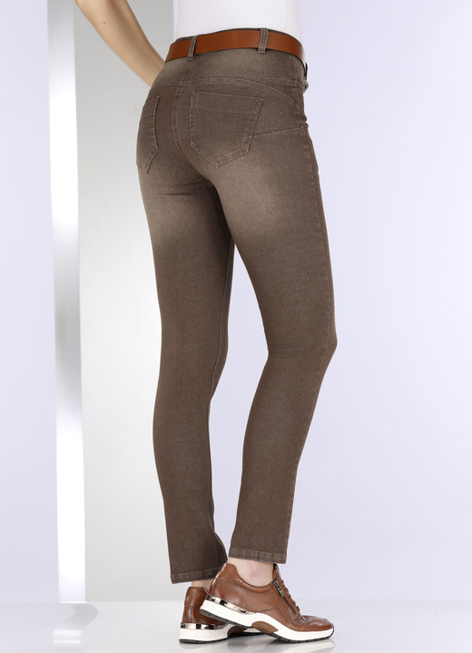 Damenmode - Jeans mit Push-up-Effekt, in Größe 017 bis 050, in Farbe DUNKELBLAU Ansicht 15