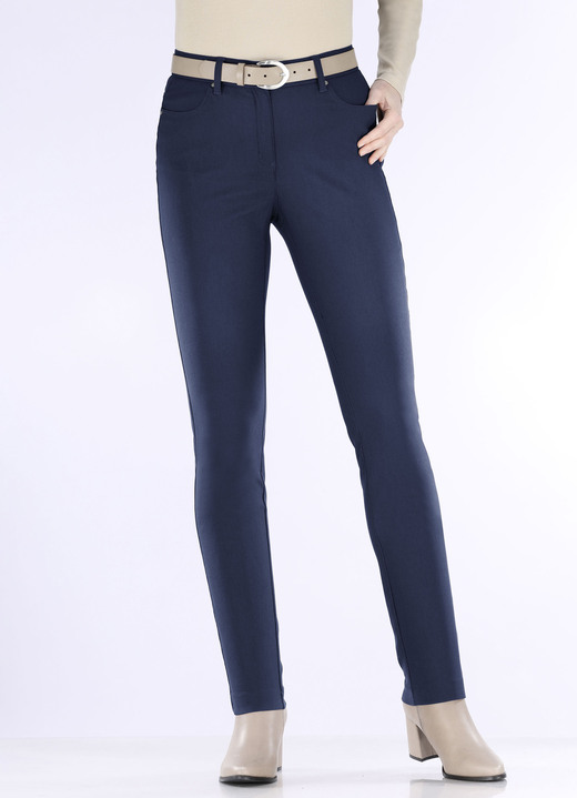 Damenmode - Hose in 4-Pocket Form Ansicht 6 Damenmode - Hose in 4-Pocket Form, in Größe 017 bis 050, in Farbe BROMBEER Ansicht 6