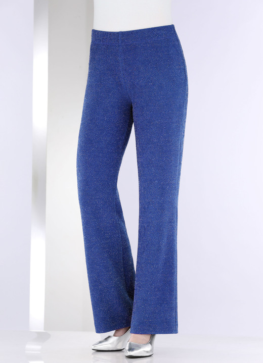 Damenmode - Hose mit edel funkelndem Glanzgarn, in Größe 017 bis 052, in Farbe BEERE Ansicht 7