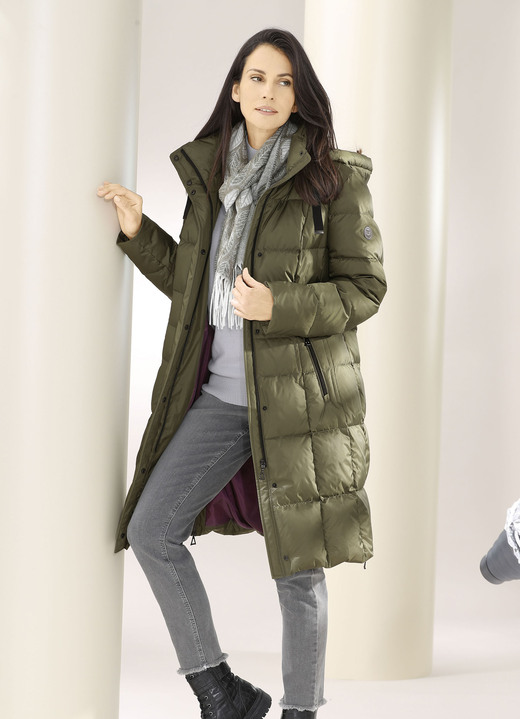 Jacken, Mäntel, Blazer - Daunen-Kurzmantel mit abnehmbarer Kapuze, in Größe 034 bis 052, in Farbe OLIV Ansicht 2
