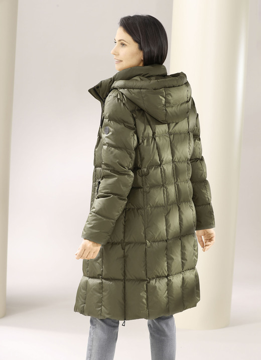 Jacken, Mäntel, Blazer - Daunen-Kurzmantel mit abnehmbarer Kapuze, in Größe 034 bis 052, in Farbe OLIV Ansicht 3