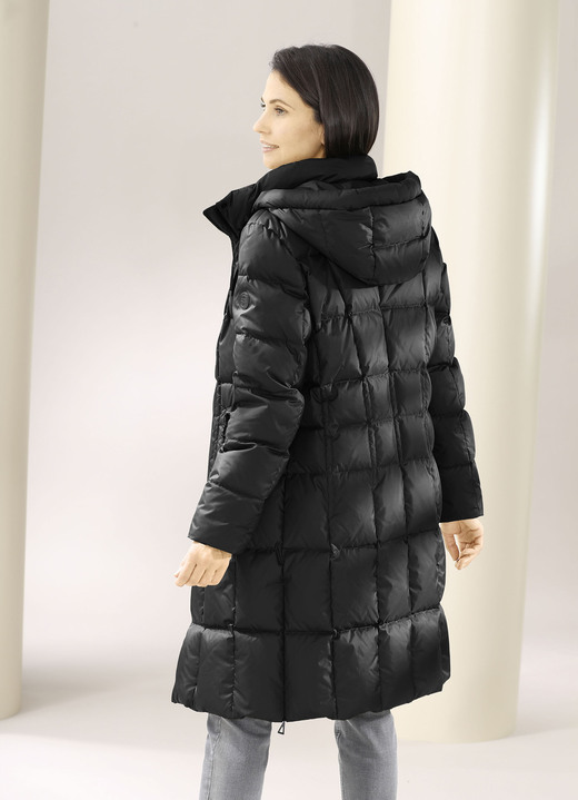 Jacken, Mäntel, Blazer - Daunen-Kurzmantel mit abnehmbarer Kapuze Jacken, Mäntel, Blazer - Daunen-Kurzmantel mit abnehmbarer Kapuze, in Größe 034 bis 052, in Farbe SCHWARZ