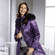 - Longjacke mit abnehmbarer Kapuze, in Größe 036 bis 054, in Farbe VIOLETT – Farbe VIOLETT – Ansicht 3