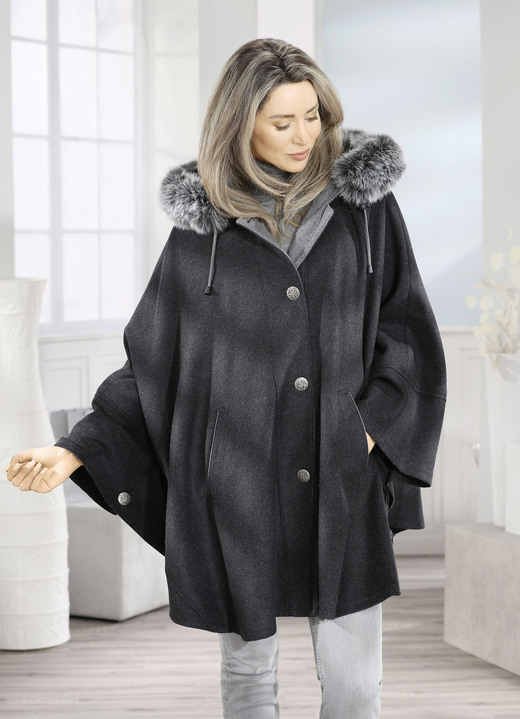 Jacken, Mäntel, Blazer - Cape mit Knopfleiste Jacken, Mäntel, Blazer - Cape mit Knopfleiste, in Größe 038 bis 060, in Farbe ANTHRAZIT