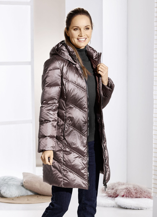 Jacken, Mäntel, Blazer - Kurzmantel mit fester Kapuze, in Größe 034 bis 052, in Farbe MAUVE Ansicht 2