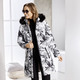Jacken, Mäntel, Blazer - Kurzmantel mit abnehmbarer Kapuze – Farbe WEISS-SCHWARZ – Ansicht 3 Jacken, Mäntel, Blazer - Kurzmantel mit abnehmbarer Kapuze, in Größe 036 bis 054, in Farbe WEISS-SCHWARZ – Farbe WEISS-SCHWARZ – Ansicht 3