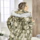 Jacken, Mäntel, Blazer - Jacke mit Dessin in Kunstpelz-Optik – Farbe GRÜN-CREME – Ansicht 2 Jacken, Mäntel, Blazer - Jacke mit Dessin in Kunstpelz-Optik, in Größe 036 bis 052, in Farbe GRÜN-CREME – Farbe GRÜN-CREME – Ansicht 2