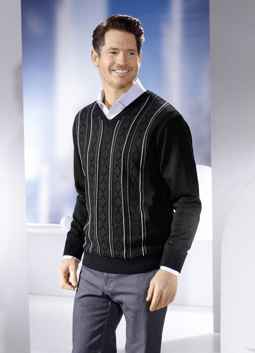 Hemden, Pullover & Shirts - V-Pullover mit Strukturdessin in 3 Farben, in Größe 046 bis 062, in Farbe MARINE Ansicht 4