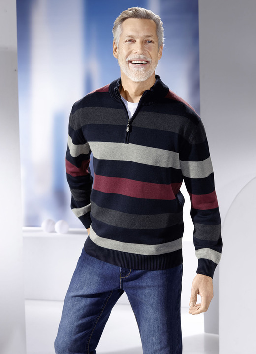 Hemden, Pullover & Shirts - Gestreifter Troyer mit Stehkragen in 2 Farben, in Größe 3XL(64/66) bis XXL(60/62), in Farbe MARINE-GRAU-BORDEAUX Ansicht 3