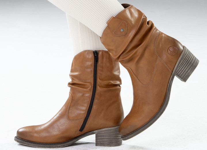 Stiefel & Stiefeletten - Rieker Western-Stiefelette aus weichem Synthetikmaterial mit Raffung Ansicht 4 Stiefel & Stiefeletten - Rieker Western-Stiefelette aus weichem Synthetikmaterial mit Raffung, in Größe 036 bis 042, in Farbe COGNAC Ansicht 4