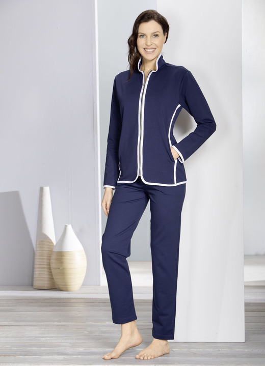 Freizeitanzüge - Hausanzug von Plantier, in Größe 018 bis 052, in Farbe AUBERGINE Ansicht 3