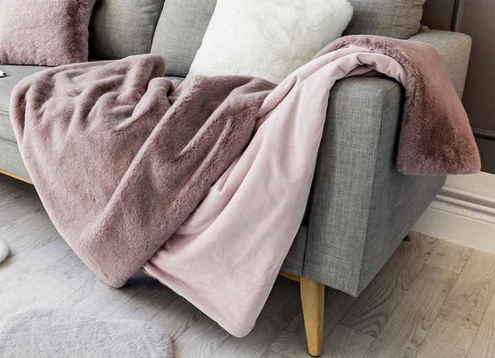 Decken - Kuschelige Wohnaccessoire Ansicht 10 Decken - Kuschelige Wohnaccessoire, in Größe 101 (Fellform, 55x 80 cm) bis 405 (Sitzkissen, 40x 40 cm), in Farbe WEISS Ansicht 10