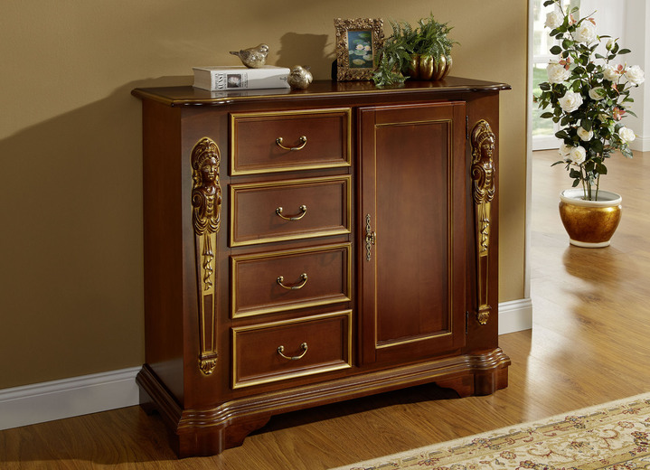 Sideboards & Kommoden - Italienische Kommodenserie mit reich verzierten Fronten, in Farbe NUSSBAUM-GOLD, in Ausführung Schubladenkommode Ansicht 1