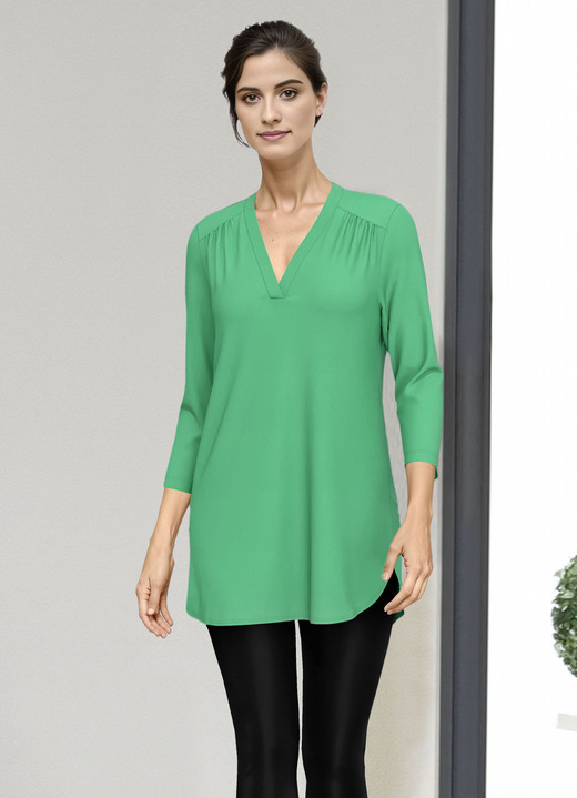 Tuniken - Shirt-Tunika mit V-Ausschnitt, in Größe L bis XXL, in Farbe LILA Ansicht 2