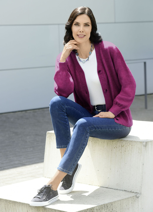 Jacken, Westen & Sets - Strickjacke mit flauschig weichem Griff, in Größe L(44/46) bis XXL(52/54), in Farbe MAGENTA MELIERT Ansicht 5