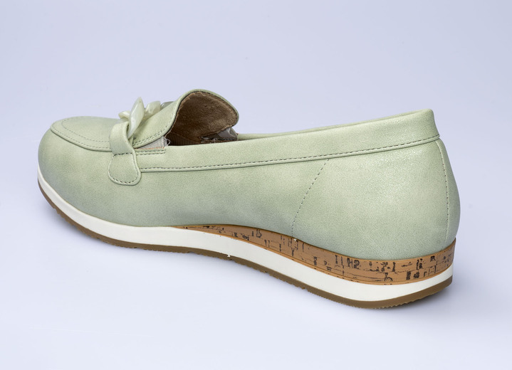 Halbschuhe - Bequemer Slipper in  Veloursleder-Optik, in Größe 036 bis 041, in Farbe BEIGE Ansicht 3