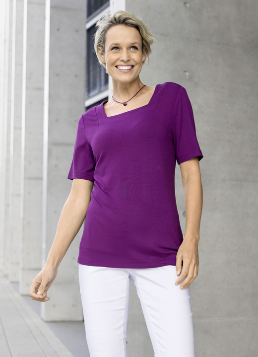 Shirts - Shirt mit interessantem Halsausschnitt in 3 Farben, in Größe 036 bis 054, in Farbe MARINE Ansicht 3