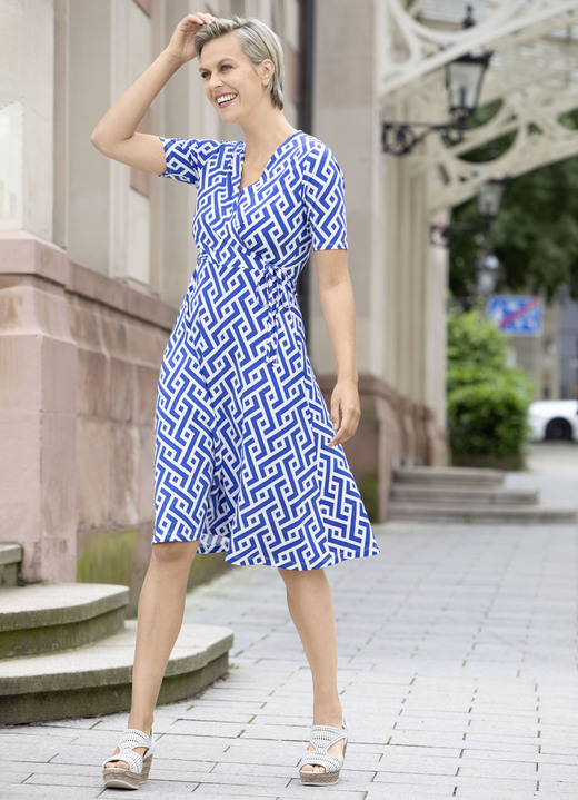 Freizeitkleider - Kleid in raffinierter Wickeloptik, in Größe 036 bis 052, in Farbe ROYALBLAU-WEISS Ansicht 3